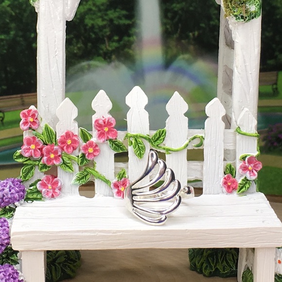 Angel Wing Ring 6.5 - Picture 2 of 8